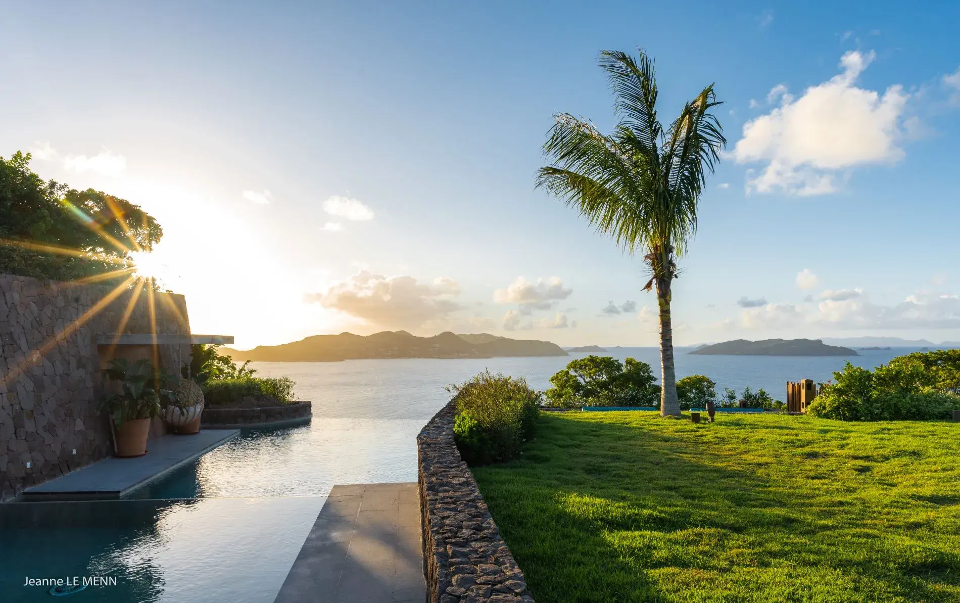 Choosing your St Barts villa rental: Beachfront or hillside?
